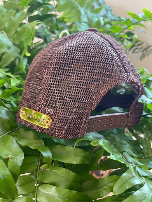 Gorra bordada a mano con abejas y girasoles | Diseño juliepots