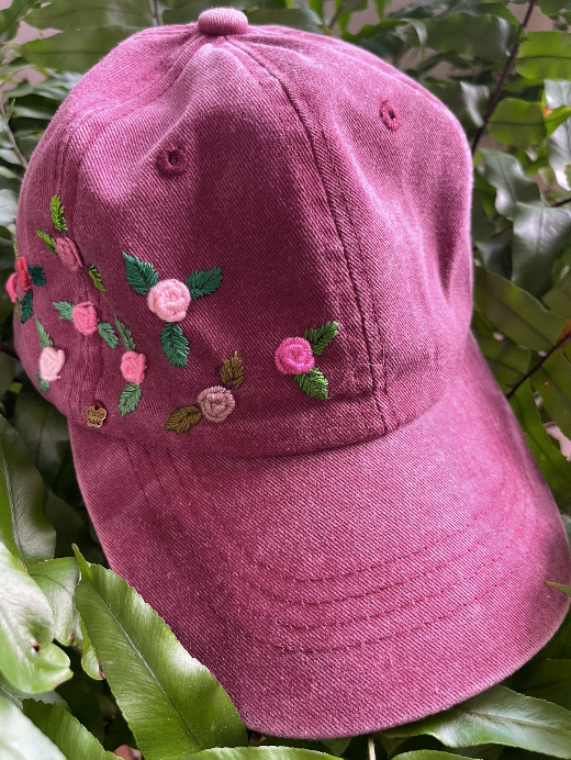 Gorra Bordada a Mano con Flores – Pieza Única | juliepots