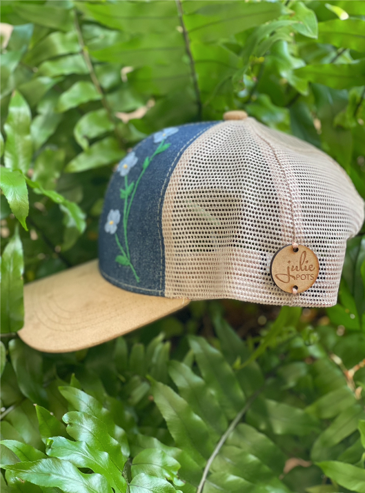gorra bordada a mano con el logo lateral de juliepots