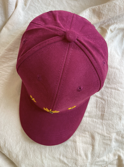 Gorra Vino Bordada a Mano Flores Amarillas | Algodón | juliepots