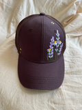 Gorra Café Bordada a Mano Lavandas, Margaritas y Abejita | juliepots