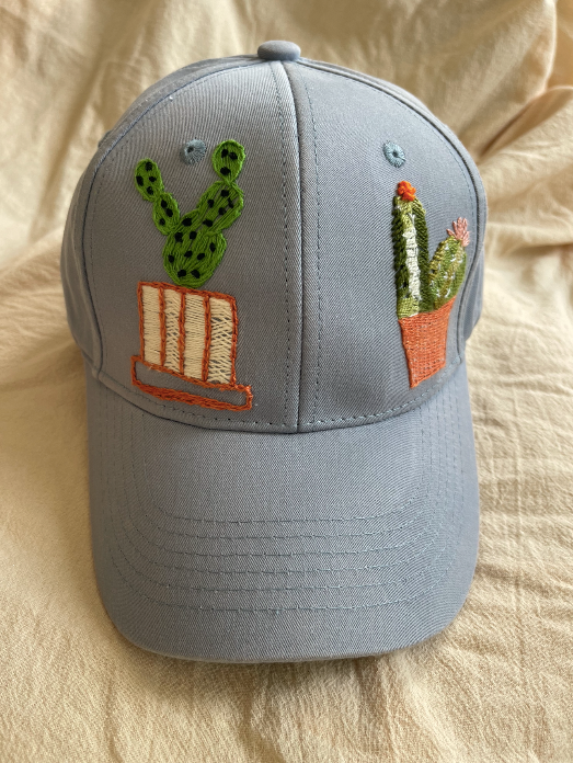Gorra bordada a mano con diseño mexicano de cactus – pieza única juliepots
